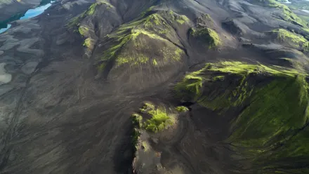 Iceland Lake Aerial wallpaper